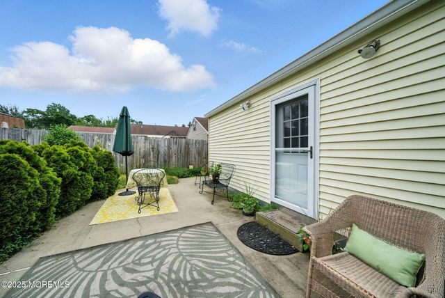 29 Park Avenue, Belford, NJ 07718