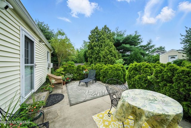 29 Park Avenue, Belford, NJ 07718