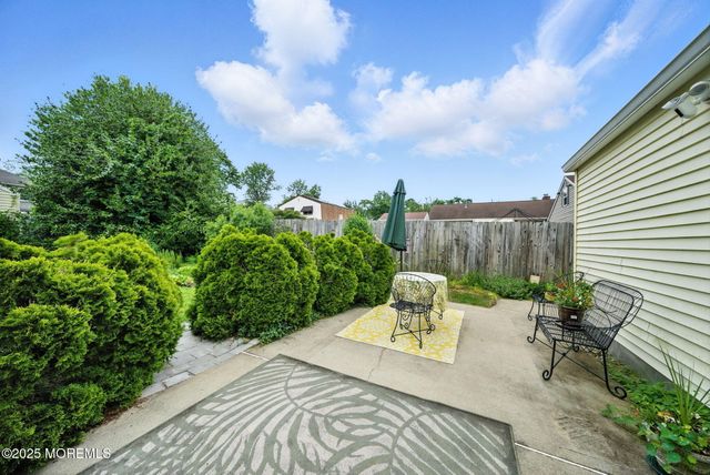 29 Park Avenue, Belford, NJ 07718