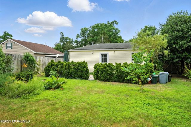 29 Park Avenue, Belford, NJ 07718