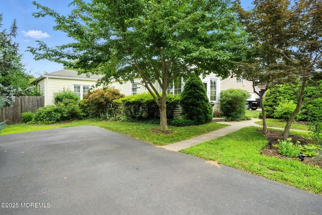 29 Park Avenue, Belford, NJ 07718