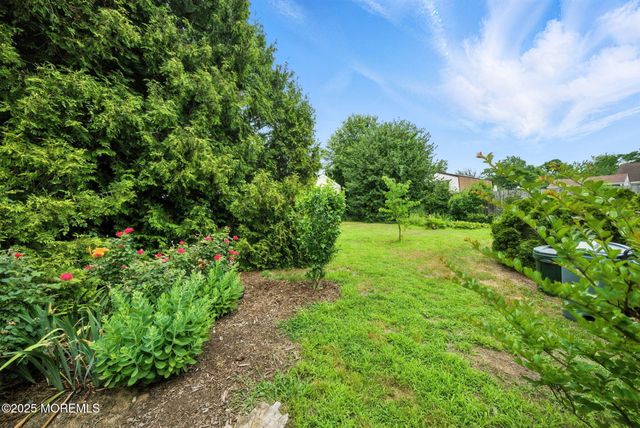 29 Park Avenue, Belford, NJ 07718
