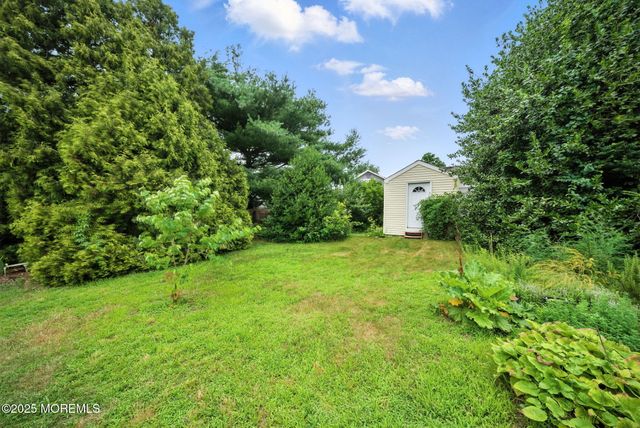 29 Park Avenue, Belford, NJ 07718