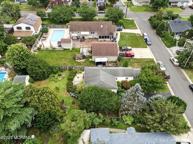 29 Park Avenue, Belford, NJ 07718