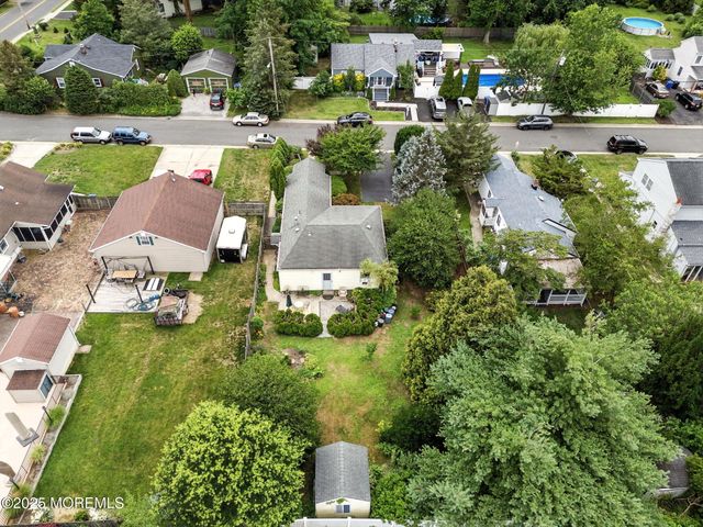 29 Park Avenue, Belford, NJ 07718