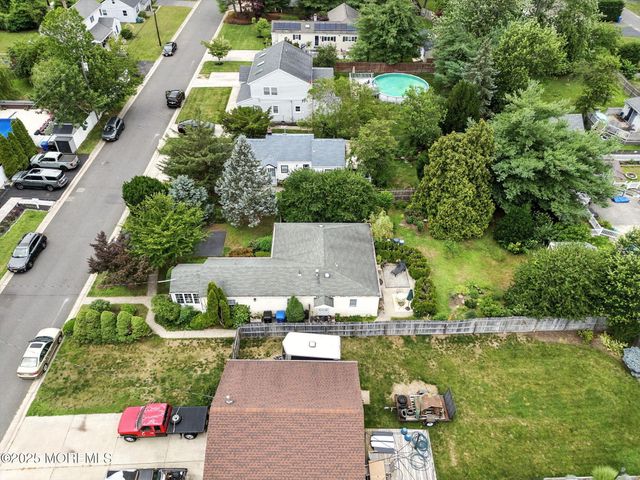 29 Park Avenue, Belford, NJ 07718