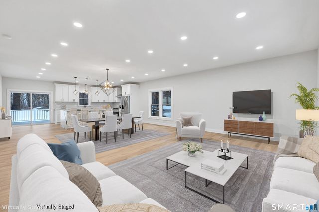 32 Larovera Terrace, Ansonia, CT 06401