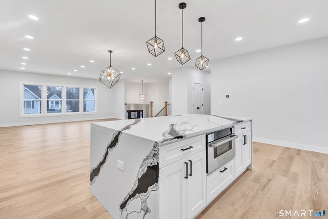 32 Larovera Terrace, Ansonia, CT 06401