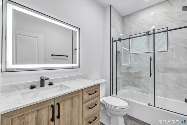 32 Larovera Terrace, Ansonia, CT 06401