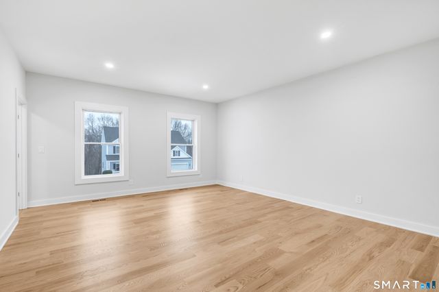 32 Larovera Terrace, Ansonia, CT 06401