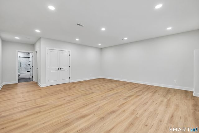 32 Larovera Terrace, Ansonia, CT 06401