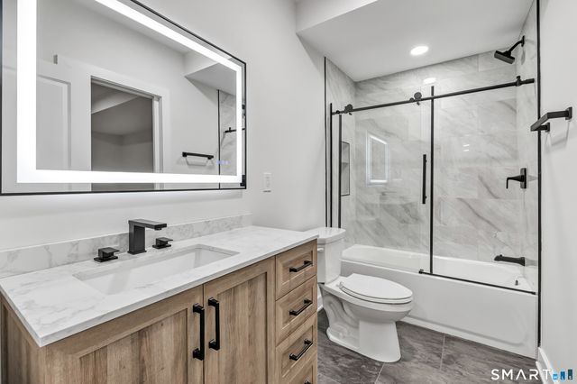 32 Larovera Terrace, Ansonia, CT 06401