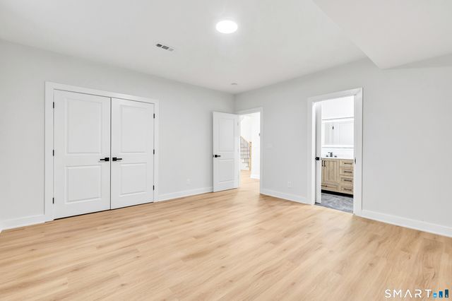 32 Larovera Terrace, Ansonia, CT 06401