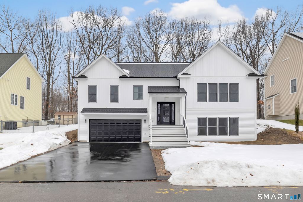 32 Larovera Terrace, Ansonia, CT 06401