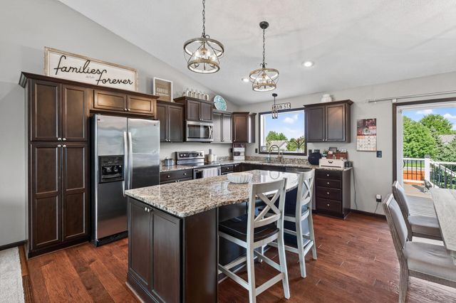 1671 Noric Street, Shakopee, MN 55379