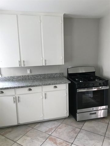 2702 N Camp Circle, La Marque, TX 77568