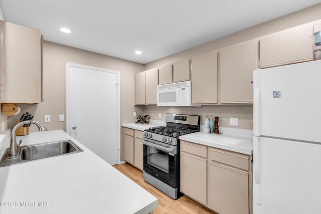 319 Deuce Drive, Wall, NJ 07719