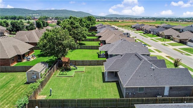 316 W Tyler Road, Farmington, AR 72730