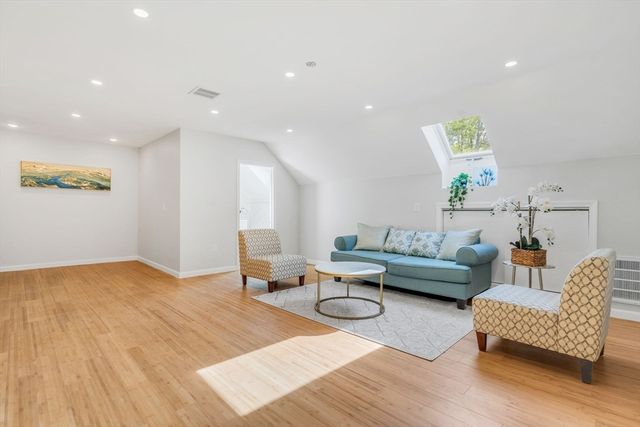 153 Walpole St, Dover, MA 02030