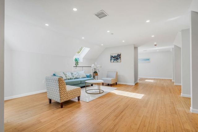 153 Walpole St, Dover, MA 02030