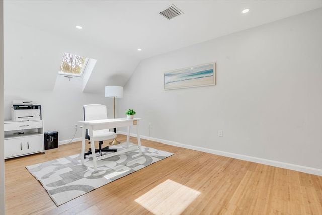 153 Walpole St, Dover, MA 02030