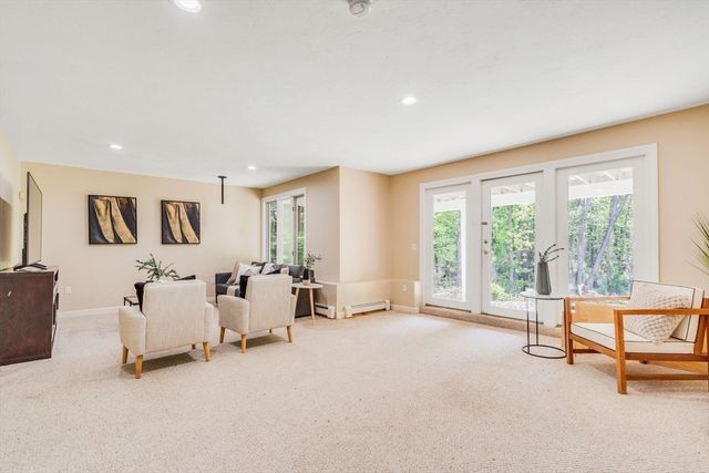 153 Walpole St, Dover, MA 02030