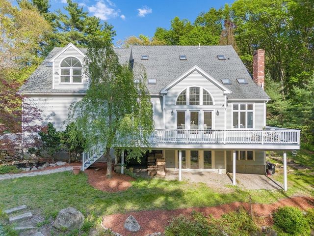 153 Walpole St, Dover, MA 02030