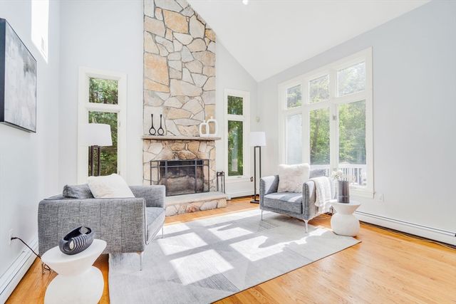153 Walpole St, Dover, MA 02030