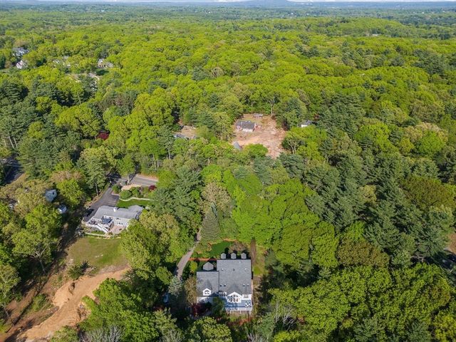 153 Walpole St, Dover, MA 02030