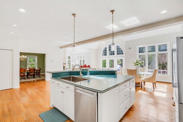 153 Walpole St, Dover, MA 02030