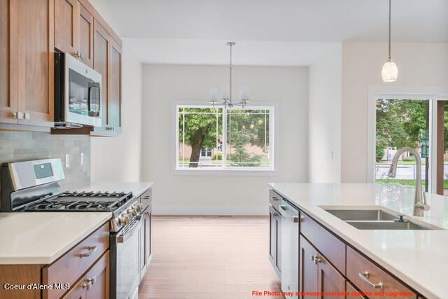 1182 E SLEEPING DEER AVE, Hayden, ID 83835
