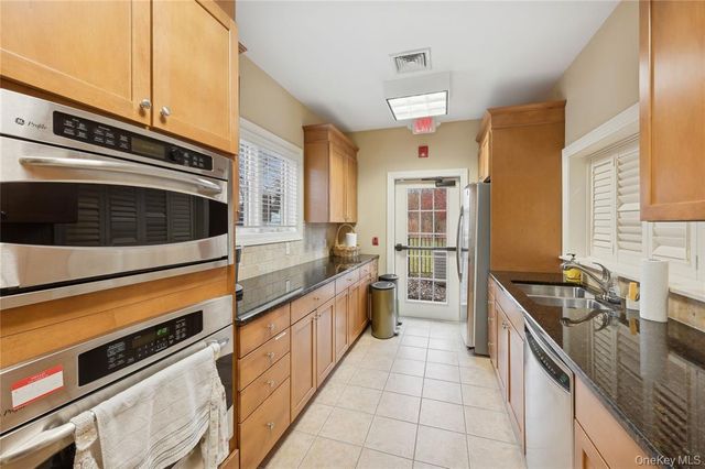 2272 Dalton Drive, Cortlandt Manor, NY 10567