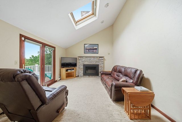 12 Thomas Cir, Stoneham, MA 02180