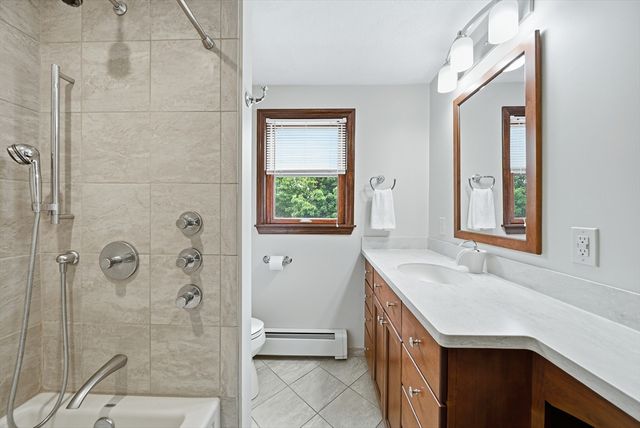 12 Thomas Cir, Stoneham, MA 02180