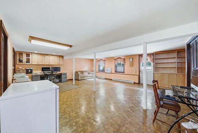 12 Thomas Cir, Stoneham, MA 02180