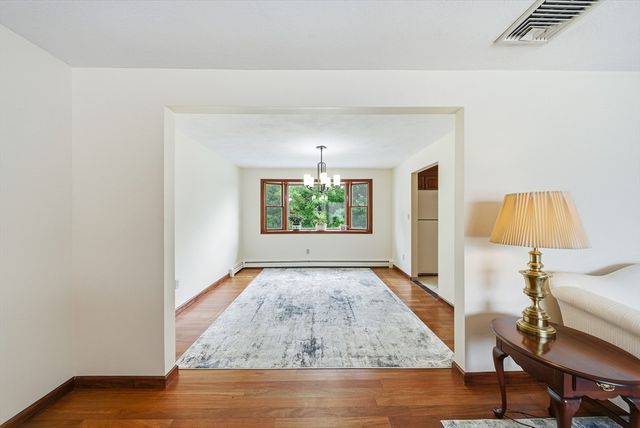 12 Thomas Cir, Stoneham, MA 02180