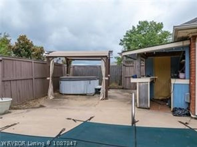 1808 Bunker Hill Drive, Van Buren, AR 72956