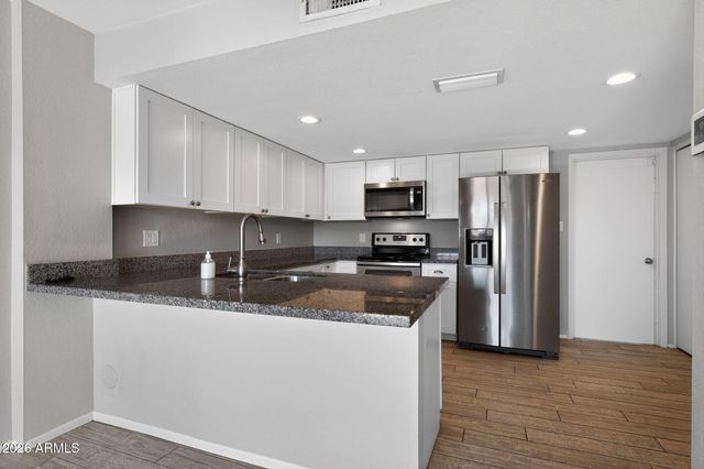 11609 S Maze Court, Phoenix, AZ 85044