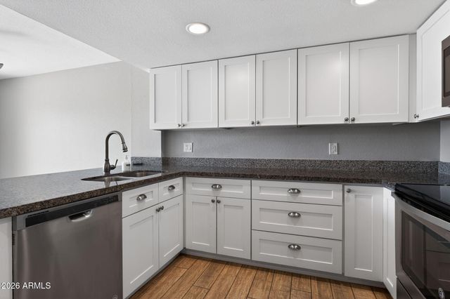 11609 S Maze Court, Phoenix, AZ 85044