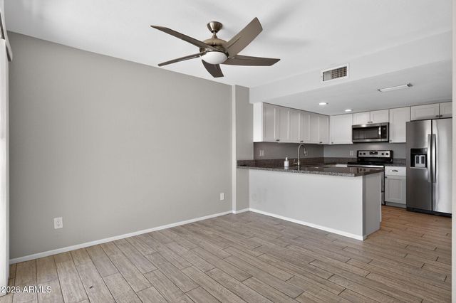 11609 S Maze Court, Phoenix, AZ 85044