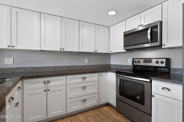 11609 S Maze Court, Phoenix, AZ 85044