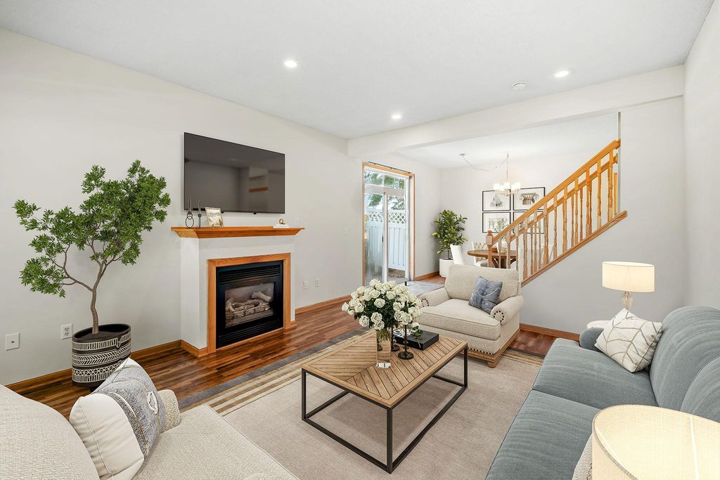 631 Roundhouse Street 2404, Shakopee, MN 55379 — photo 3