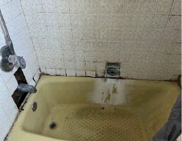 649 Escanaba Avenue, Calumet City, IL 60409