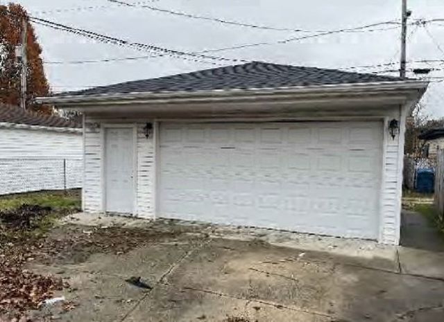 649 Escanaba Avenue, Calumet City, IL 60409