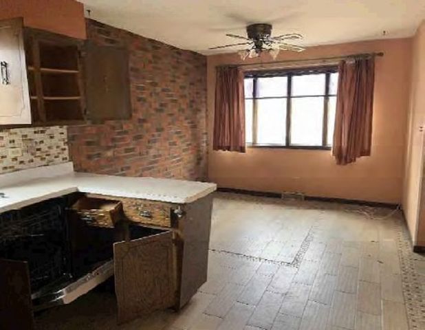 649 Escanaba Avenue, Calumet City, IL 60409