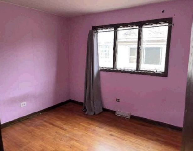 649 Escanaba Avenue, Calumet City, IL 60409