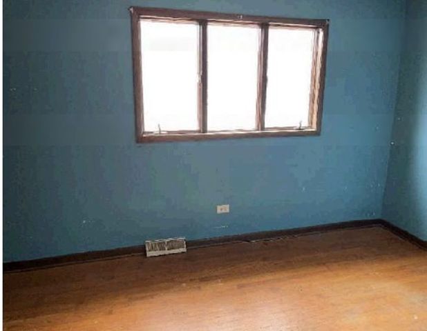 649 Escanaba Avenue, Calumet City, IL 60409