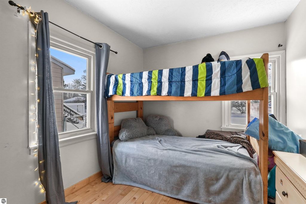 Image 23 of property listing at 907 Chestnut Street, Cadillac, MI 49601