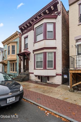 327 4th Street, Troy, NY 12180