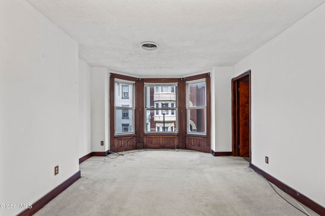 327 4th Street, Troy, NY 12180